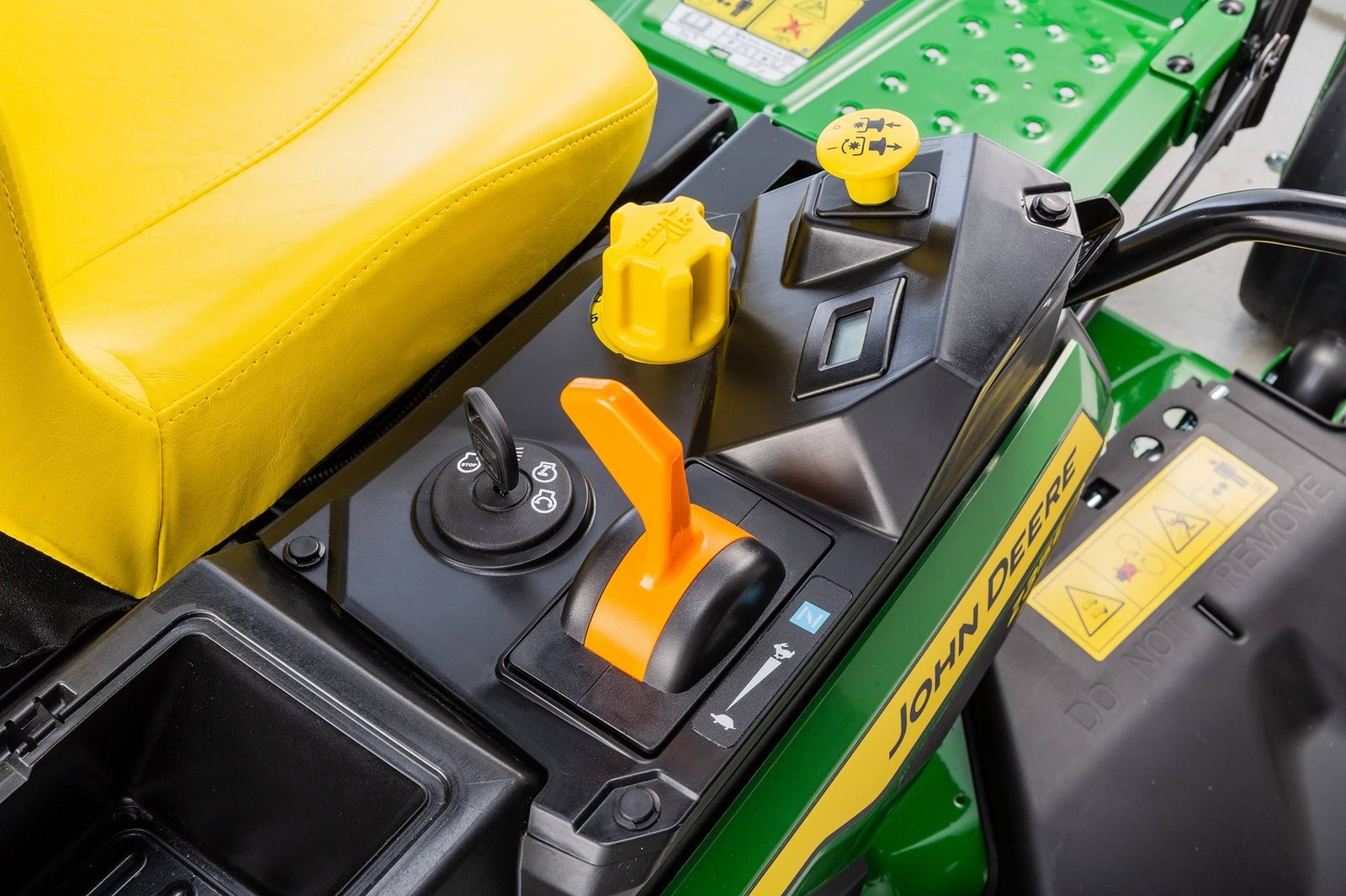Z325E 48 in. 24 HP GAS Dual Hydrostatic Zero-Turn Riding Mower BG21297