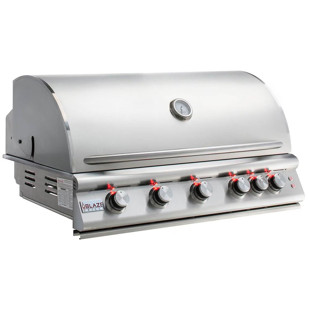 Blaze-Grills-LTE-40-Inch-5-Burner-Built-In-Natural-Gas-Grill-BLZ-5LTE2-NG-Closed-with-Lights-1.jpg