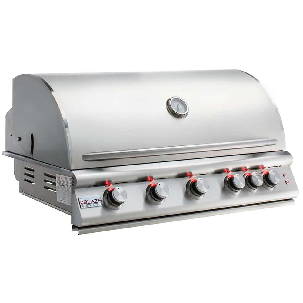 Blaze-Grills-LTE-40-Inch-5-Burner-Built-In-Natural-Gas-Grill-BLZ-5LTE2-NG-Closed-with-Lights.jpg