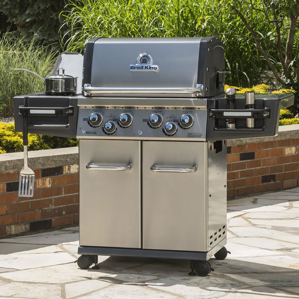 Broil King Regal S490 Pro IR 4-Burner Freestanding Propane Gas Grill with Rear Burner and Infrared Side Burner