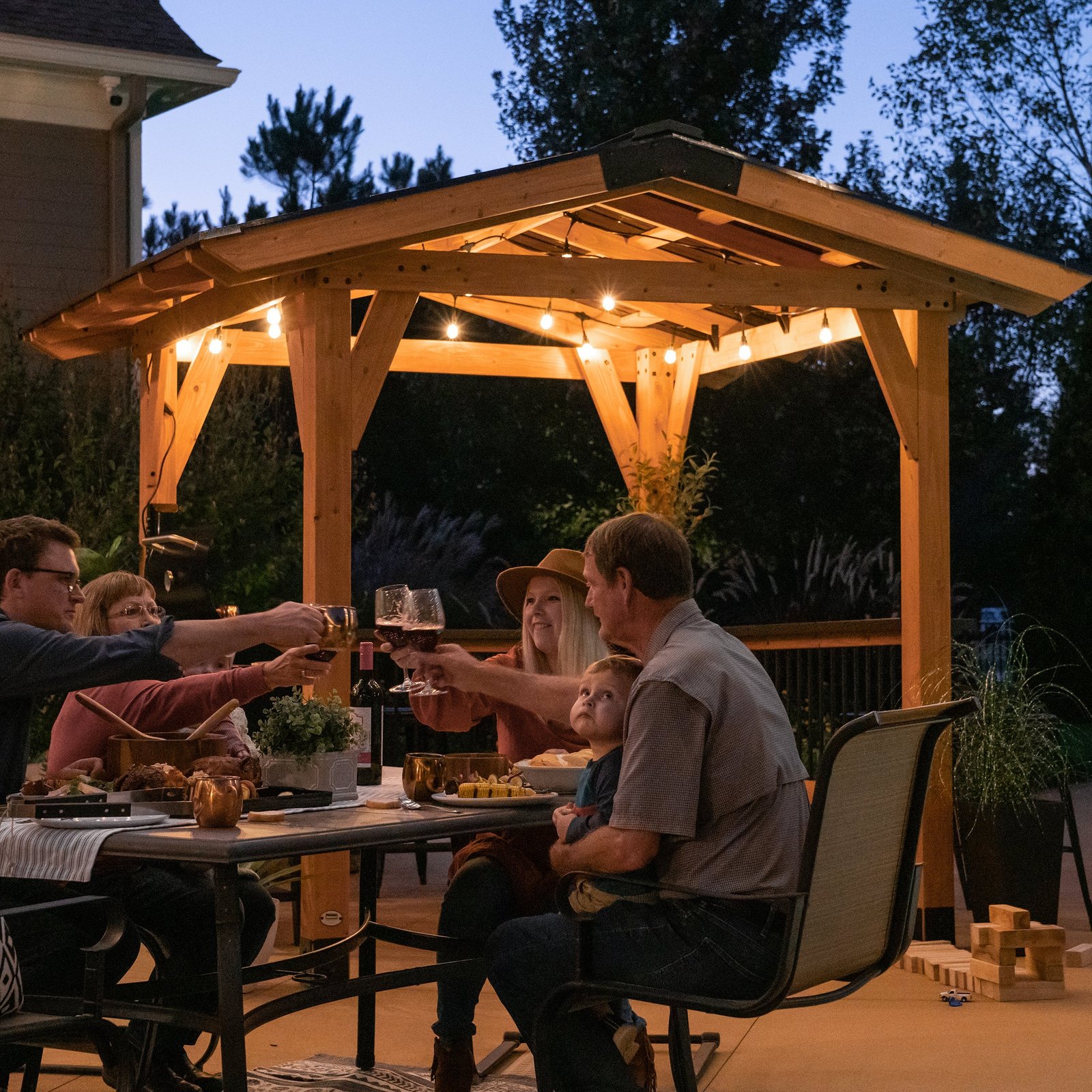 Granada Girll Gazebo With outdoor Bar