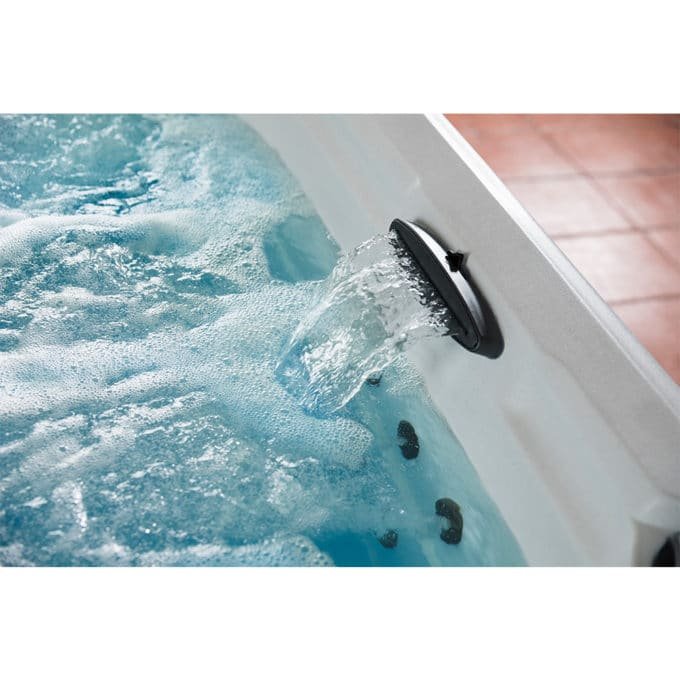 Lifesmart LS700DX 7-Person 90-Jet 220-Volt Spa