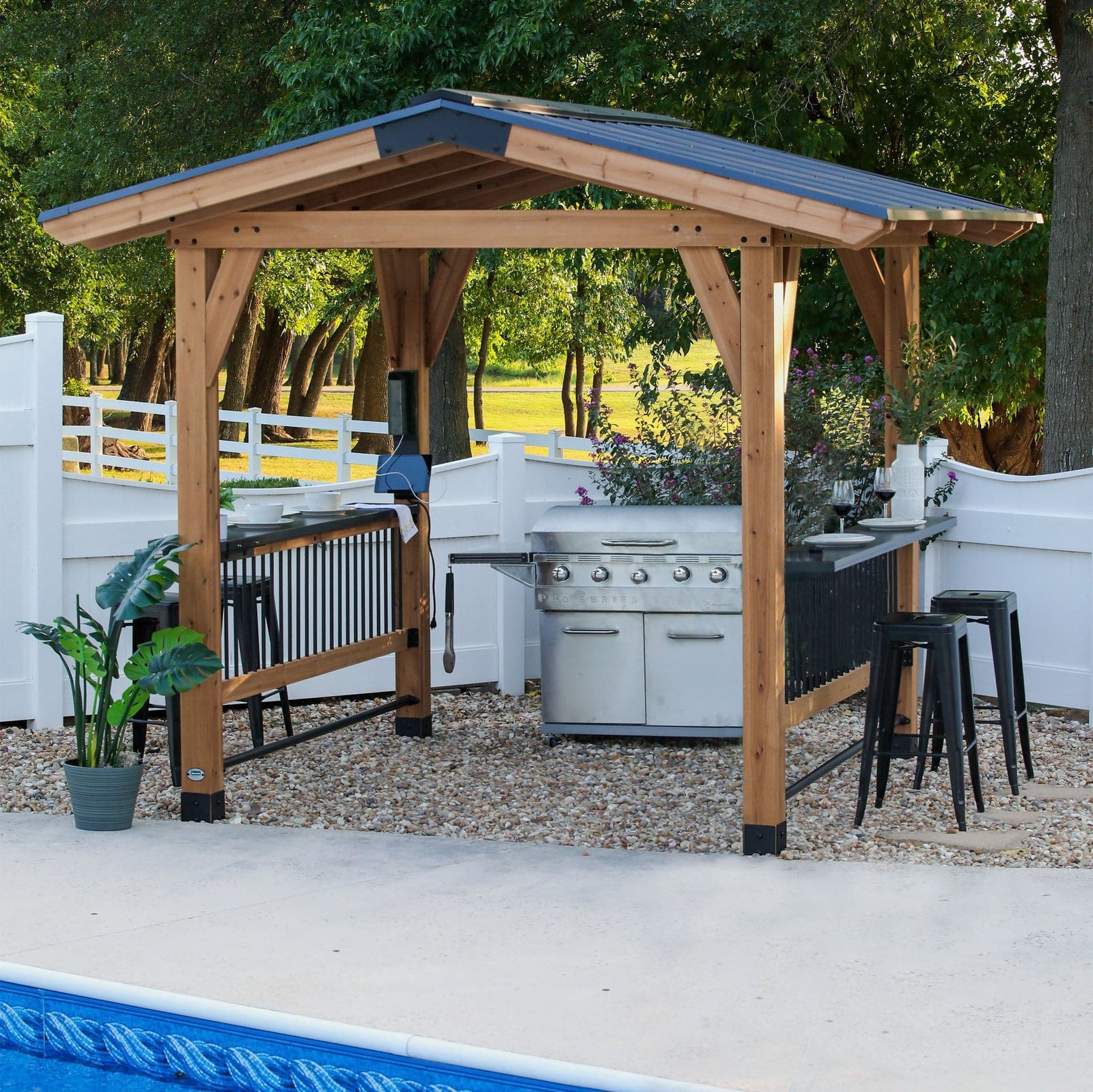 Granada Girll Gazebo With outdoor Bar