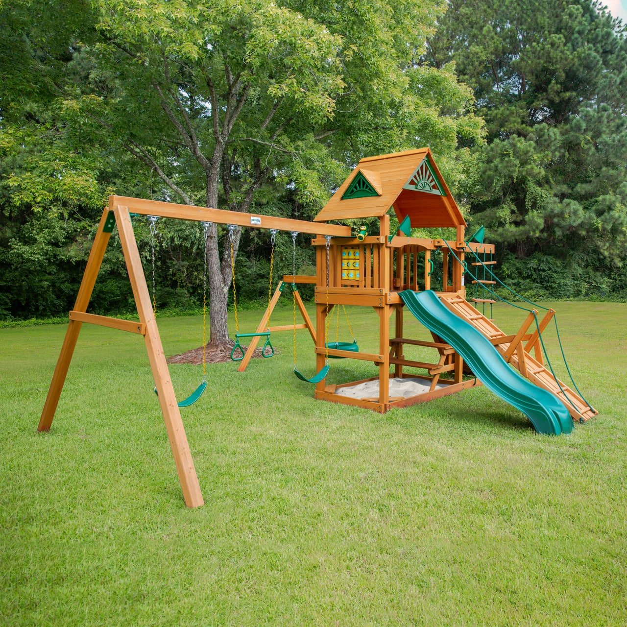 ss-Frontier-2021WoodRoof-AltShot-FrontShot2-72dpi-RGB-Lifestyle-NOKIDS-SQ.jpg__27782-1.jpg